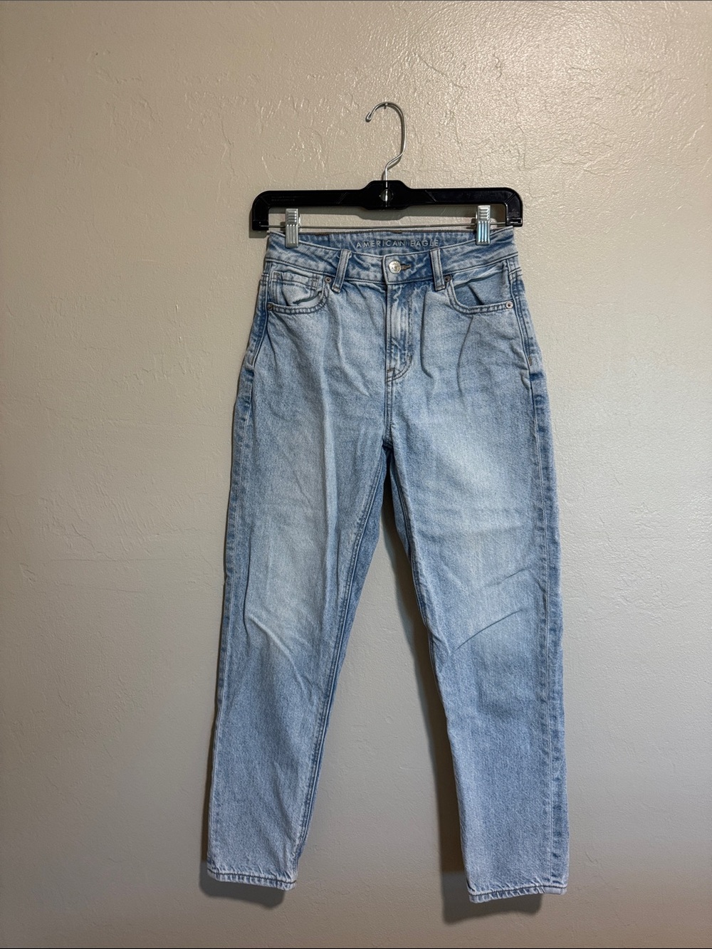 American Eagle Outfitters Light Blue High Rise mom Jean
